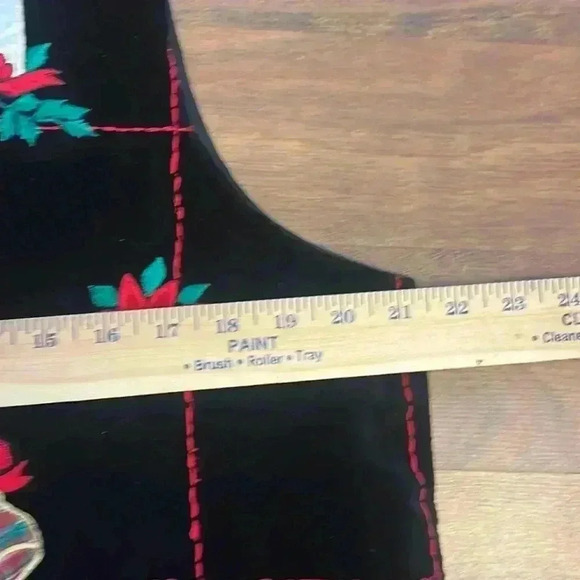 Vintage Embroidered Christmas Vest - Picture 5 of 6